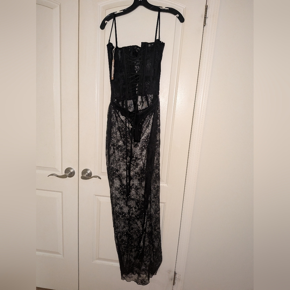1. NWT SKIMS ULTRA FINE LACE STRAPLESS CORSET LONG DRESS - Picture 13 of 14